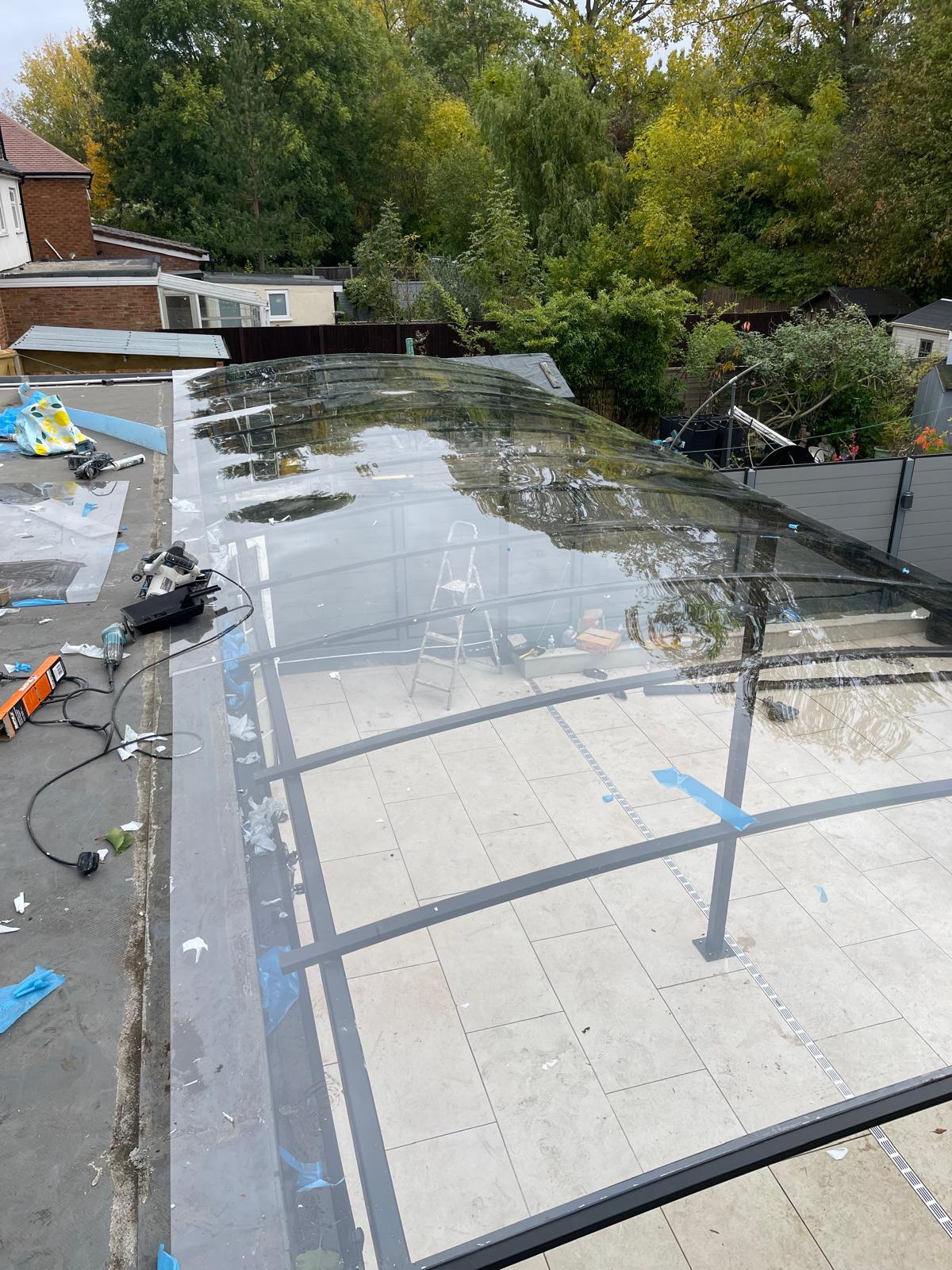 Mái hiên kính cường lực hoàn thiện